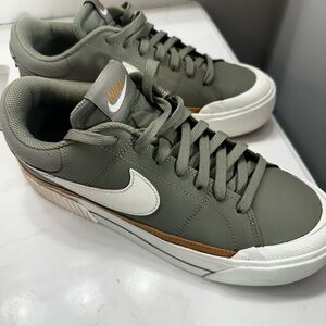Nike Court Legacy Lift Sneakers- Olive size 9